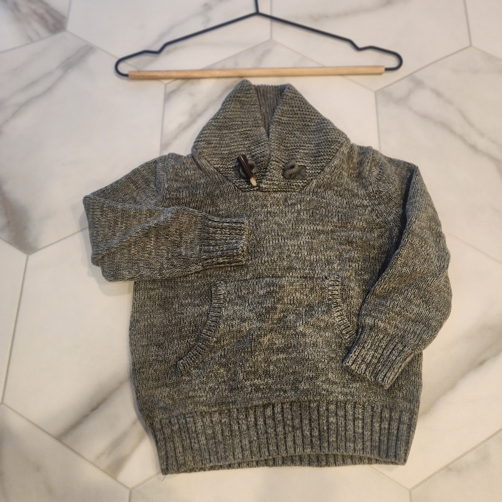 Boys Old Navy size 5 green knit sweater high collar with faux bone button.